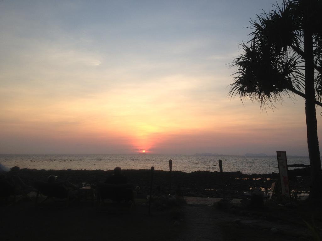 Nautilus Right On The Beach - Adult Only - Sha Extra Plus Ko Lanta Buitenkant foto