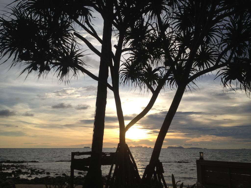 Nautilus Right On The Beach - Adult Only - Sha Extra Plus Ko Lanta Buitenkant foto